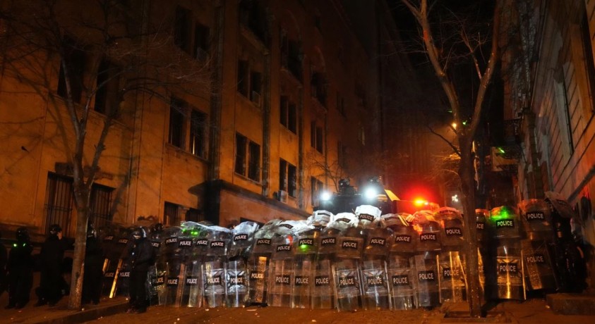 „ქართული ოცნება“ მშვიდობიან დემონსტრანტებს რეპრესიული პოლიტიკით ებრძვის – დემოკრატიის კვლევის ცენტრი