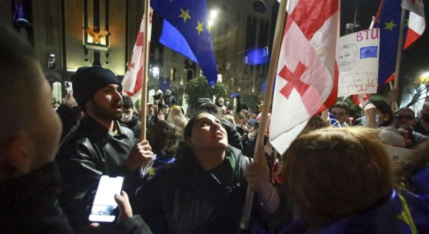 რუსთაველის გამზირი, თბილისი, 00:05, 12 დეკემბერი, 2024 წელი