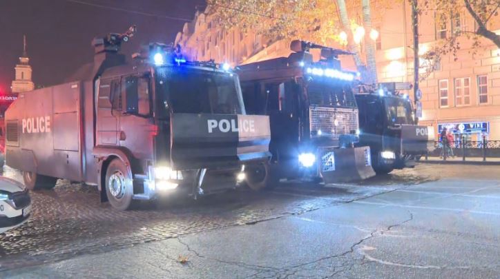 თბილისი, რუსთაველის გამზირი, 22:40, 7 დეკემბერი, 2024 წელი