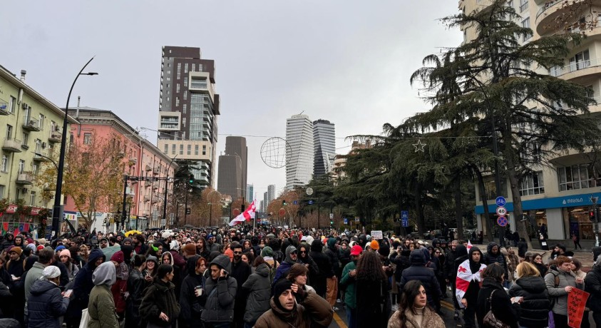 ვაკის პარკიდან მარკეტერებისა და PR მენეჯერების მსვლელობა გაიმართა
