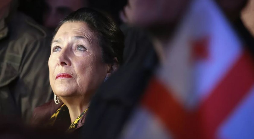 „პაროდიაა ის, რაც ხვალ პარლამენტში მოხდება” – სალომე ზურაბიშვილი