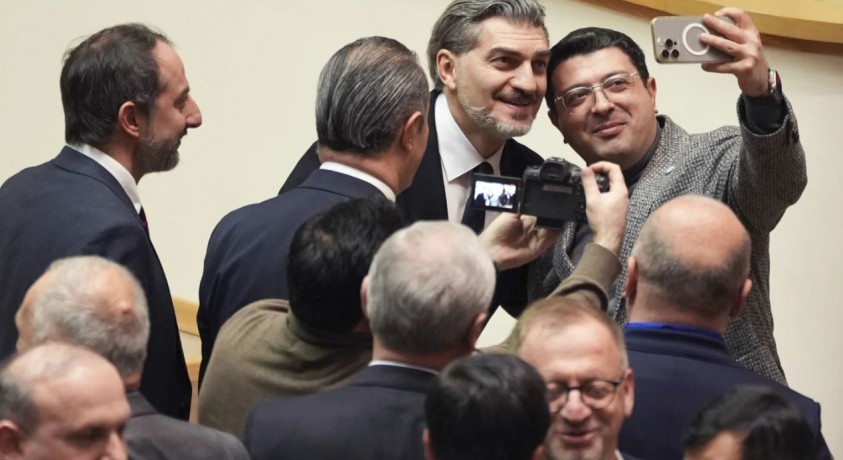 პრეზიდენტად არჩეულია მიხეილ ყაველაშვილი