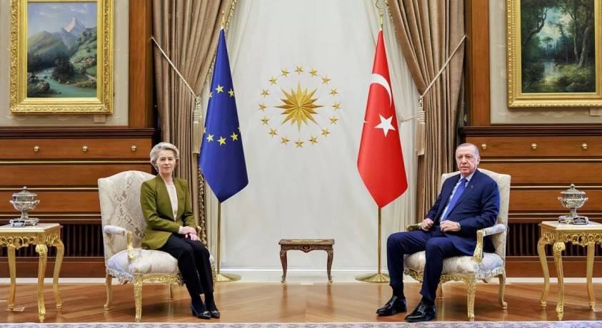 ანკარაში ერთმანეთს ევროკომისიისა და თურქეთის პრეზიდენტები შეხვდნენ