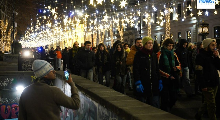„მასწავლებლის ადგილი არის სწორედ იქ, სადაც არის ევროპის გზა” – თბილისში „მასწავლებლების მარში“ გაიმართა
