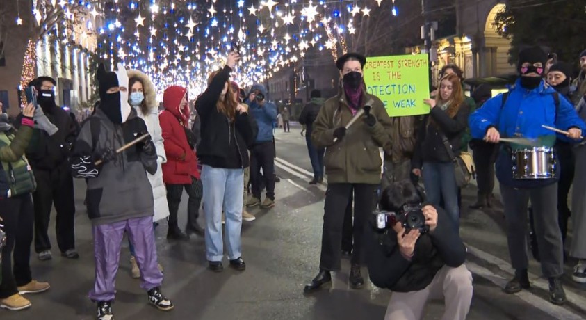 თბილისი, რუსთაველის გამზირი, 20:30, 20 დეკემბერი, 2024 წელი