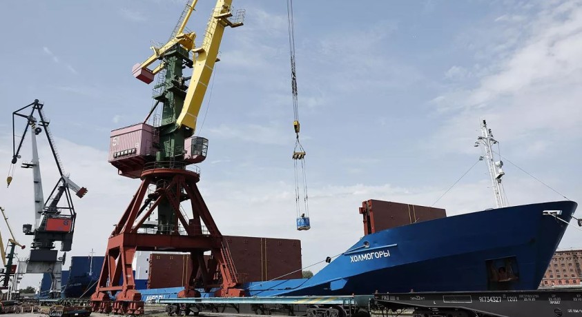 ხმელთაშუა ზღვაში რუსული სატვირთო გემი ჩაიძირა