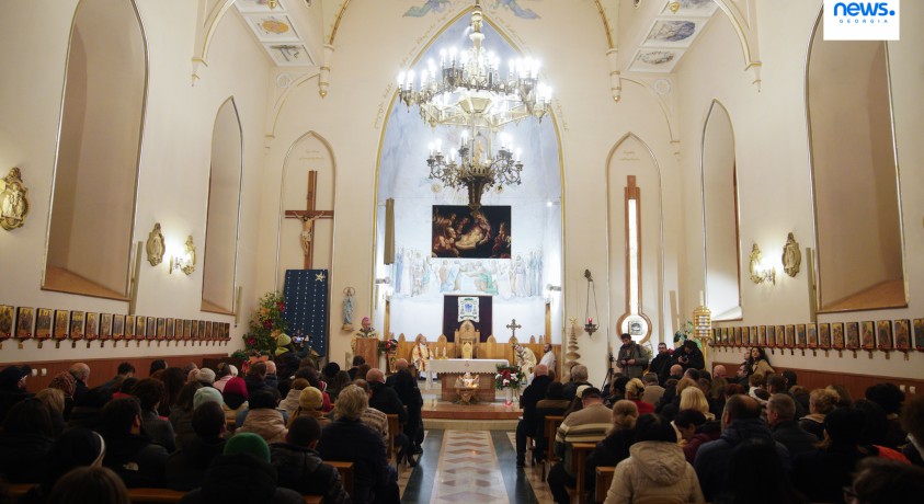 ქრისტიანული სამყაროს ნაწილი შობას აღნიშნავს