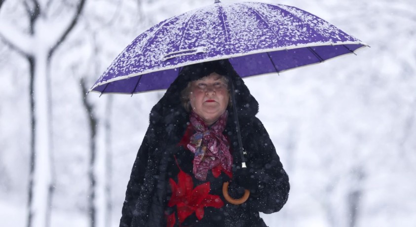 ქარბუქმა და ძლიერმა თოვამ ბალკანეთის ქვეყნებში პრობლემები შექმნა