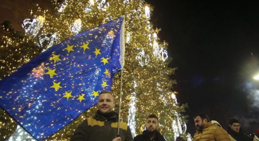 პარლამენტის წინ პროევროპული აქცია გრძელდება