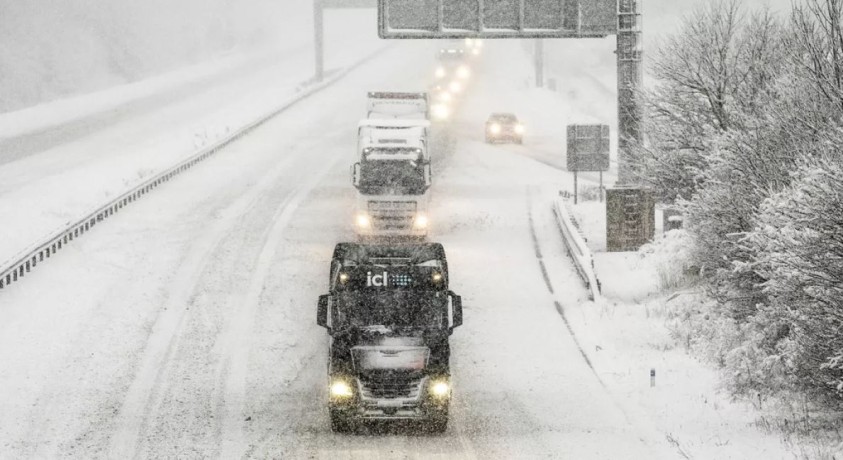 ძლიერი თოვისა და წვიმის გამო ევროპაში გადაადგილება გართულებულია