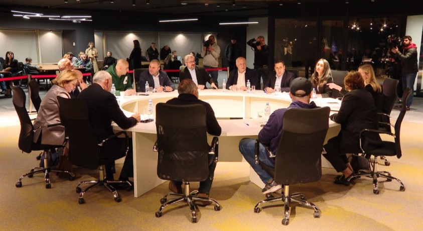 საპარლამენტო არჩევნებში ბარიერგადალახულმა ოპოზიციურმა პარტიებმა ყოველდღიური სამუშაო შეხვედრის ფორმატი განაახლეს