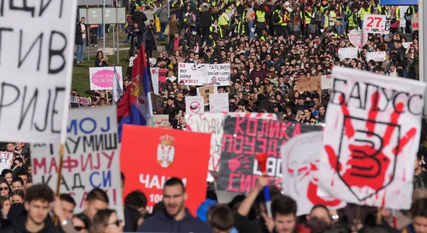 უნივერსიტეტის სტუდენტებმა ბელგრადში გზის 24-საათიანი ბლოკადა მოაწყვეს