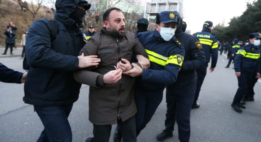 „საგანგაშო სტატისტიკა”- უფლებადამცველები ამბობენ, რომ მომიტინგეებზე ძალადობა ჩვეულ მოვლენად იქცა