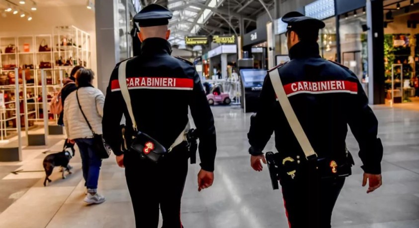 სიცილიის დედაქალაქ პალერმოში 1200-ზე მეტმა პოლიციელმა მაფიის წევრების გამოსავლენად რეიდების სერია ჩაატარა