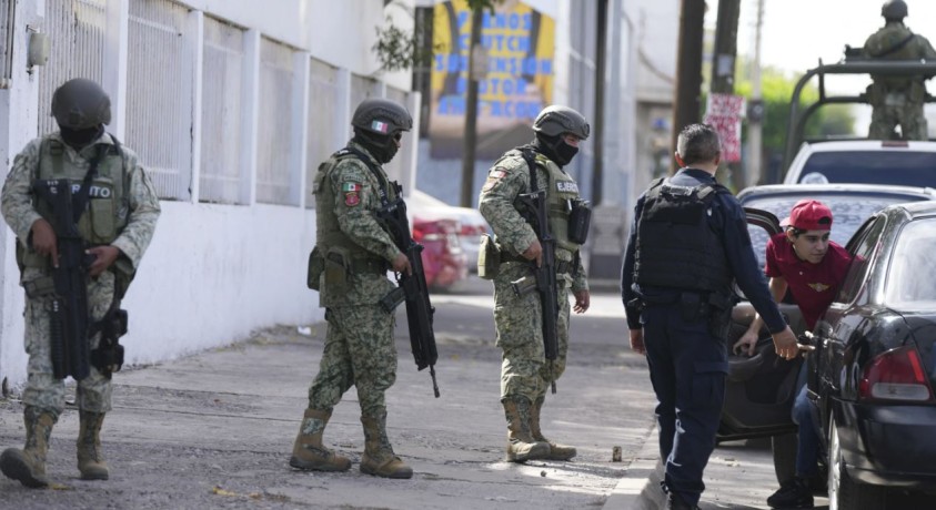 მექსიკის ქალაქ კულიაკანში ძალადობრივი ჯგუფები მოქალაქეებს იტაცებენ