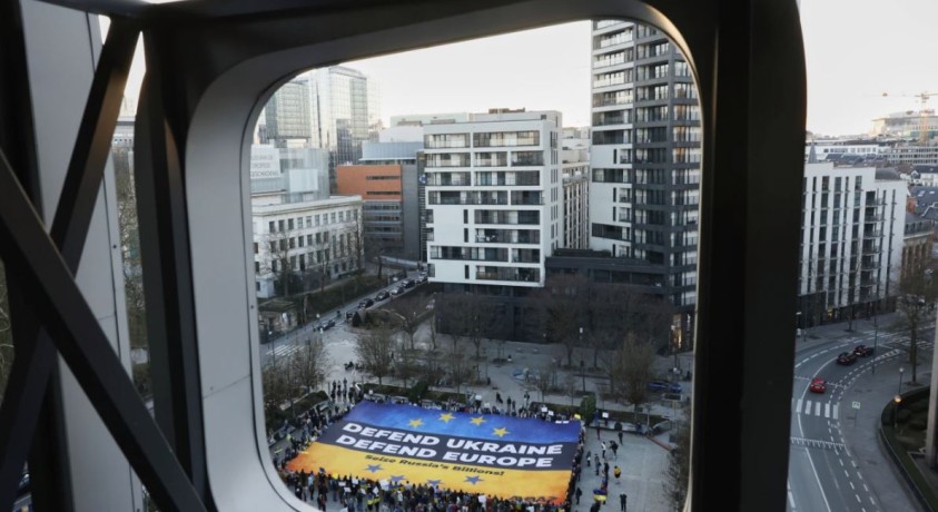 ბრიუსელში ევროსაბჭოს შენობის წინ უკრაინის მხარდამჭერი აქცია გაიმართა