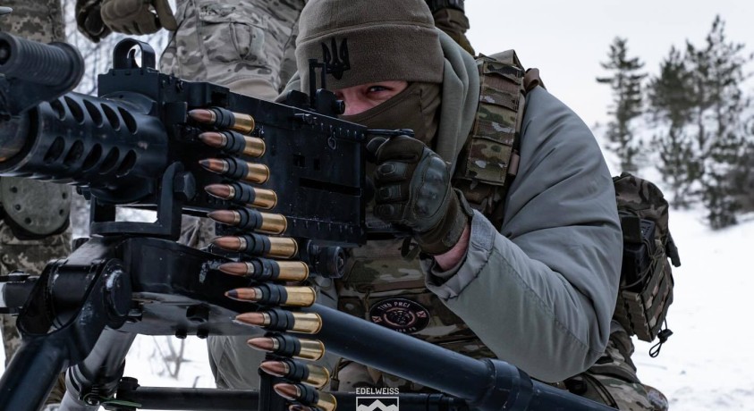 დონეცკის ფლანგზე უკრაინული არმია პოზიციებს იბრუნებს