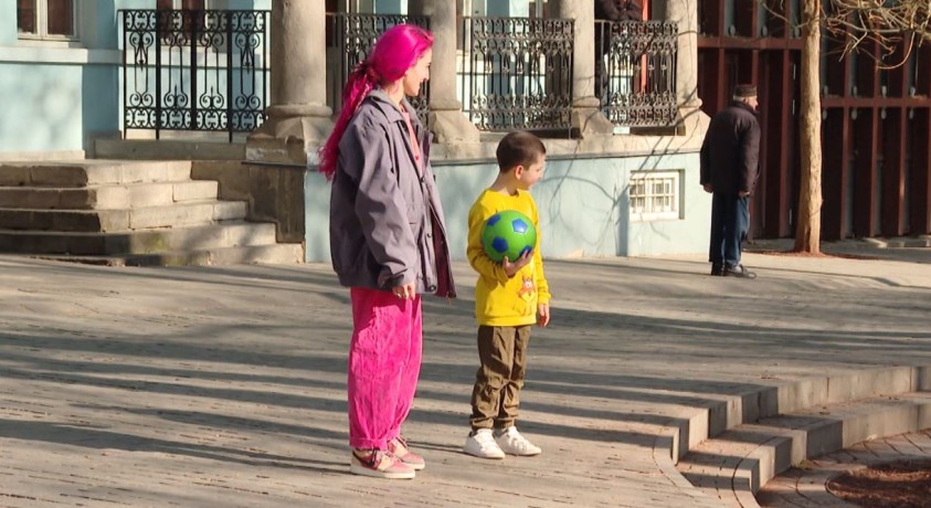 მარტოხელა დედა და სტატუსი