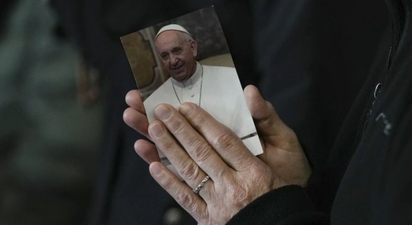 პაპი ფრანცისკეს ჯანმრთელობის მდგომარეობა უმჯობესდება