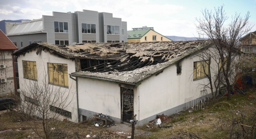 „ცეცხლი ჭერზე გაკრულ ბრეზენტს მოედო”-ევრონიუს ალბანეთის ჟურნალისტი კოჩანში მომხდარის შესახებ