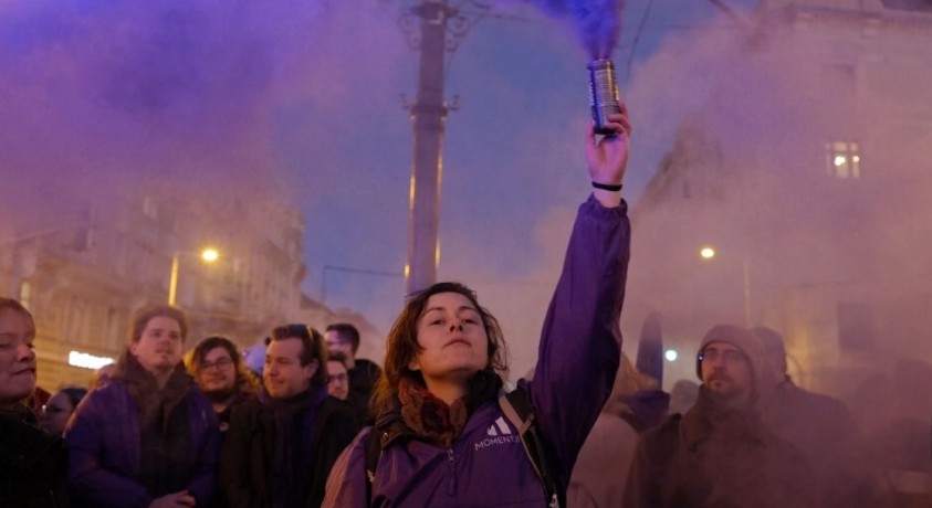 უნგრეთში ანტილგბტქ+ კანონპროექტს აპროტესტებენ