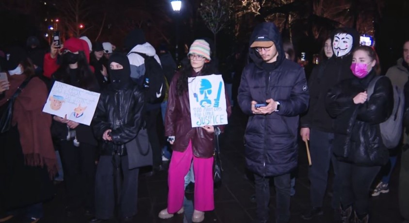 „ძალა სტუდენტების ერთობაშია“ – აქცია თბილისის სახელმწიფო უნივერსიტეტთან