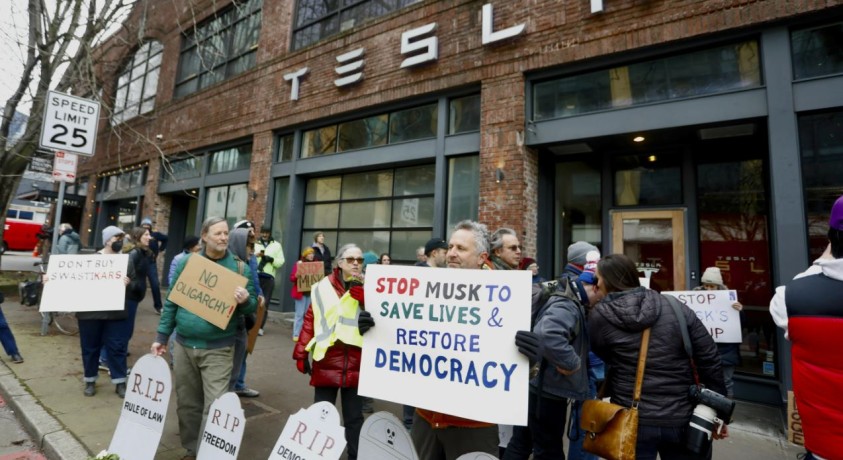 აშშ-ში Tesla-ს ოფისებთან  საპროტესტო აქციები გრძელდება