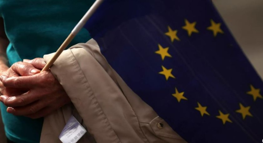 ევრობარომეტრი: ევროპელთა 74% ევროკავშირის წევრობით კმაყოფილია