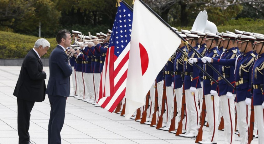 აშშ-ის თავდაცვის მდივანი პიტ ჰეგსეთი ტოკიოში იაპონიის თავდაცვის მინისტრს შეხვდა