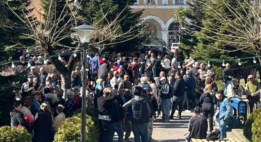 ჭიათურაში გამთენიისას ღამით მოშიმშილე მაღაროელები დააკავეს