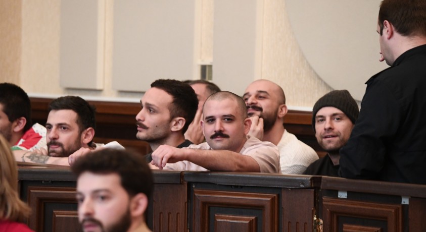 სასამართლომ ჯგუფური ძალადობის ბრალდებით დაკავებული 11 პირი პატიმრობაში დატოვა