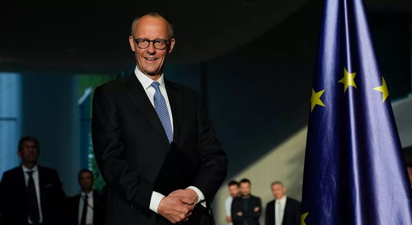 კანცლერი მეორე ცდაზე – ფრიდრიხ მერცი გამარჯვებას ზეიმობს