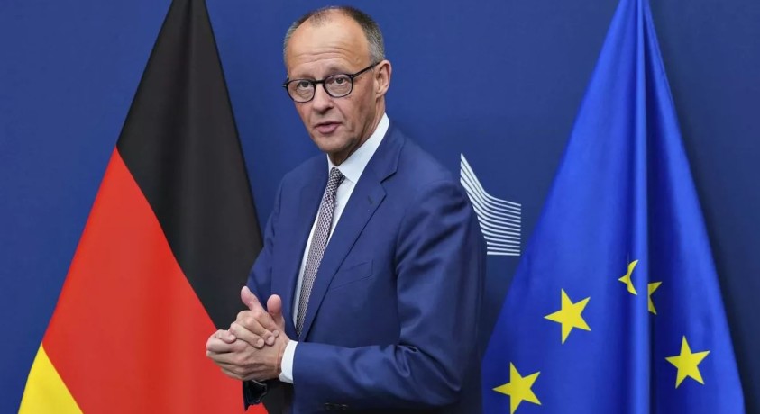 „ბურთი მოსკოვის მოედანზეა” – ფრიდრიხ მერცი