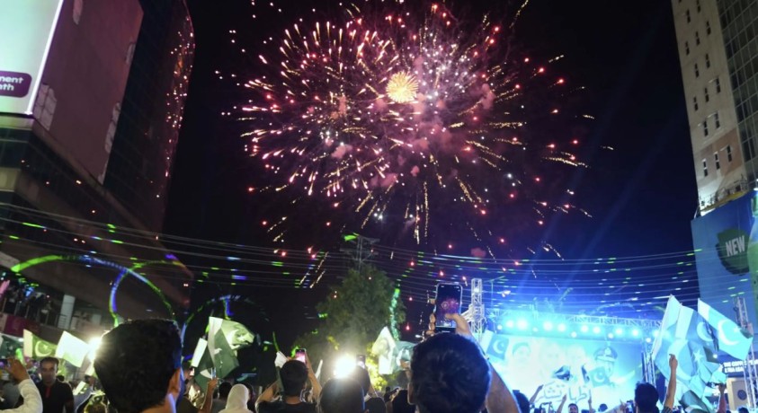 ინდოეთსა და პაკისტანს შორის ცეცხლის შეწყვეტა მოსახლეობამ ქუჩებში იზეიმა