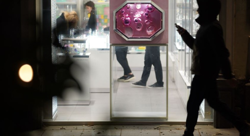 საფრანგეთისა და პოლონეთის საელჩოები საქართველოში მოგზაურობის მსურველებს მიმართავენ