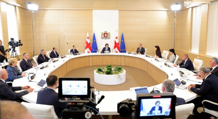 ირაკლი კობახიძე ამბობს, რომ ეკონომიკური ზრდა „მოსახლეობის ფართო ფენებზე აისახება“