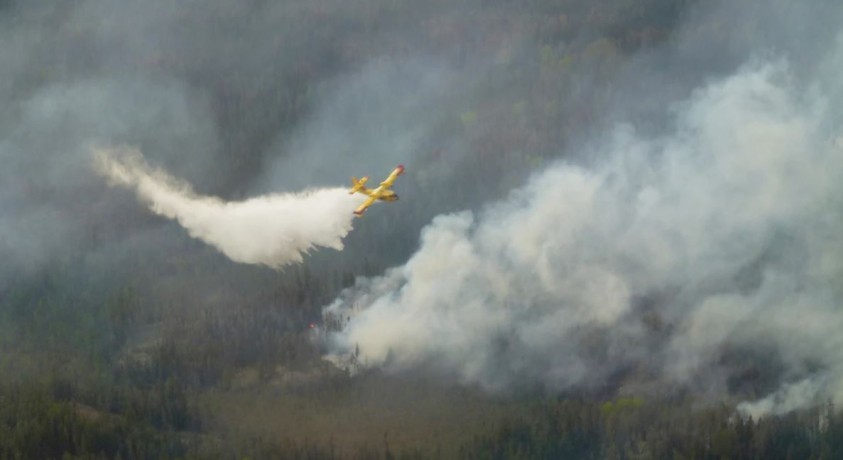 ტყის ხანძრის აქტიური კერების გამო კანადის სამ პროვინციაში 27 000-ზე მეტი ადამიანის ევაკუაცია განხორციელდა
