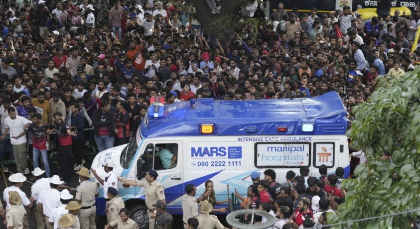 კრიკეტის სტადიონის გარეთ მომხდარი ჭყლეტის შედეგად 11 ადამიანი დაიღუპა