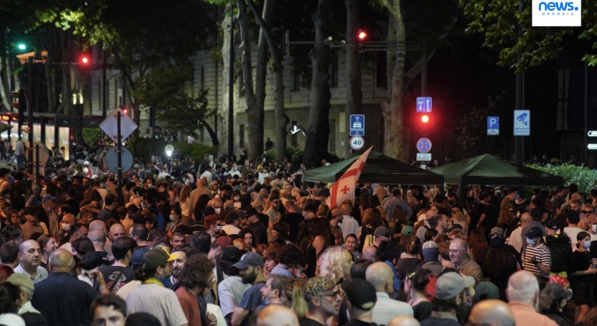 საპროტესტო აქციის მონაწილეებმა ჭავჭავაძის გამზირზე კარვები გაშალეს