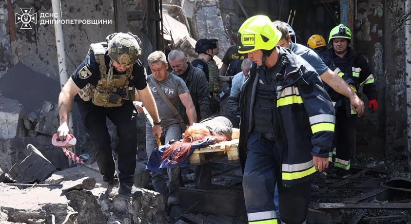 რუსულმა ძალებმა ქალაქ დნიპროზე ბალისტიკური რაკეტებით იერიში მიიტანეს