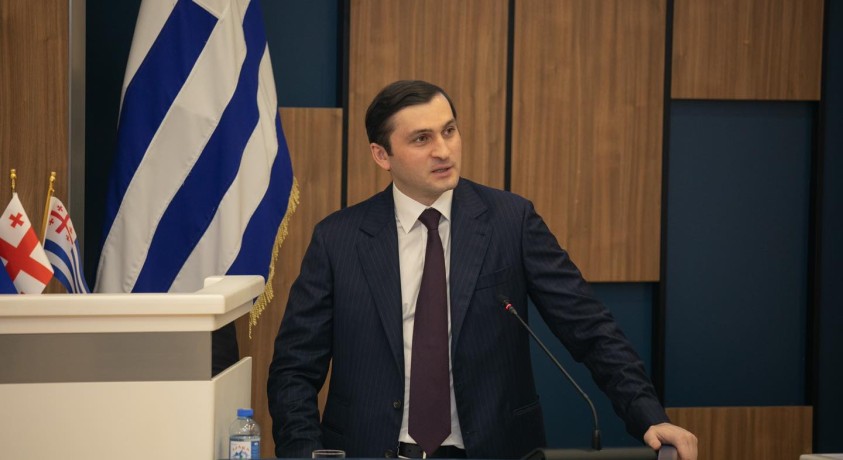 სოციალურ ქსელებში თორნიკე რიჟვაძის შესახებ გამოხმაურებები არ წყდება