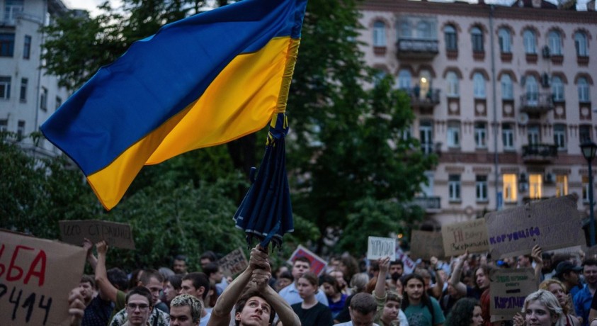 მოქალაქეების პროტესტს ზელენსკი ალტერნატიული კანონპროექტით პასუხობს