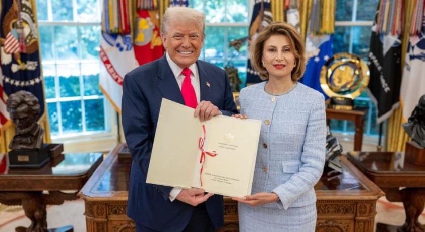 საქართველოს ელჩმა აშშ-ში თამარ ტალიაშვილმა პრეზიდენტ დონალდ ტრამპს რწმუნებათა სიგელები გადასცა