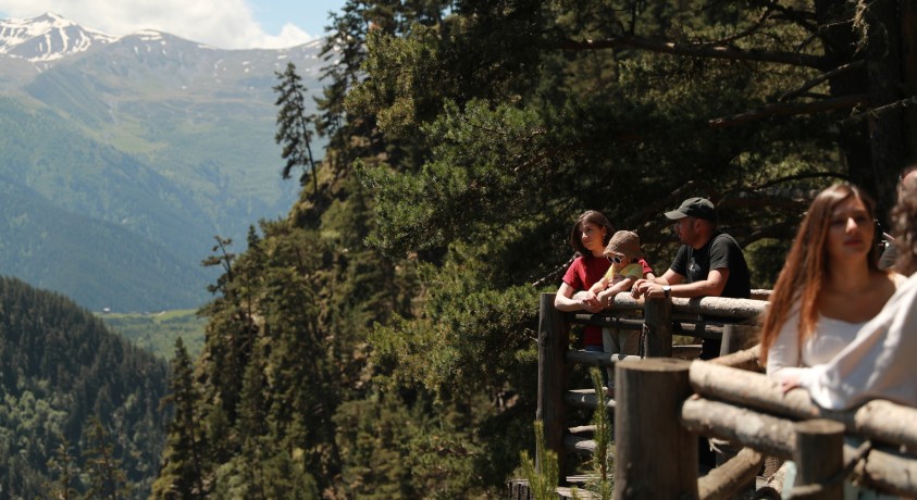 ხალხის აზრით: სად ამჯობინებთ დასვენებას?