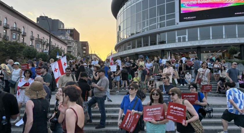 „ვერ დააბრუნებთ საბჭოთა ტერორს“ – საპროტესტო მსვლელობა თბილისში