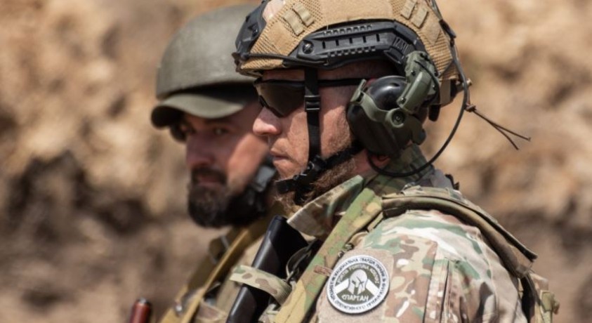 უკრაინელი ჯარისკაცები წვრთნებს ყოველდღიურად ატარებენ