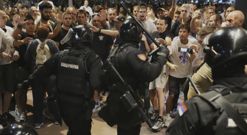 სერბეთში მეორე დღეა, მთავრობის მოწინააღმდეგეებსა და ხელისუფლების მხარდამჭერებს შორის შეტაკებაა