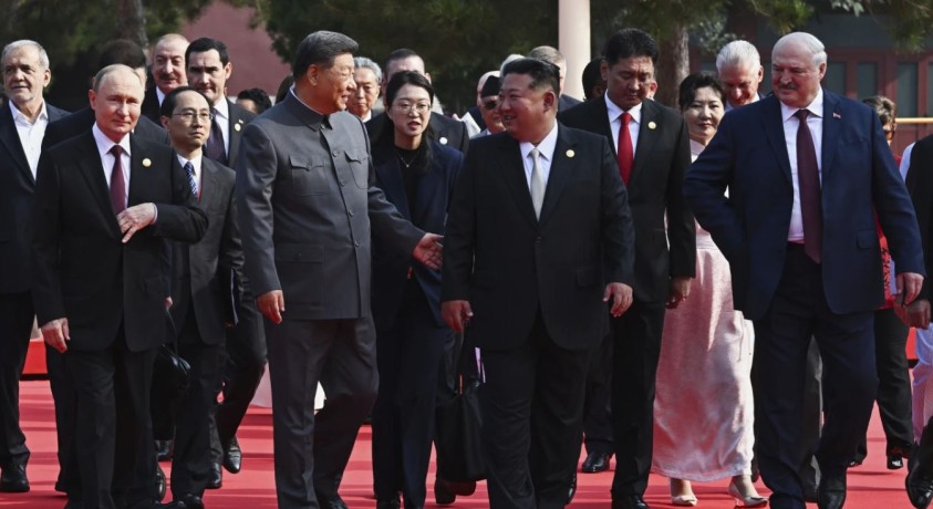 ტრამპი სი ძინპინს: „თბილად მომიკითხეთ პუტინი და კიმ ჩენ ინი, სანამ აშშ-ის წინააღმდეგ შეთქმულებას გეგმავთ“