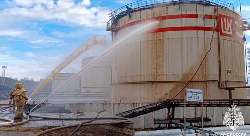 უკრაინამ დრონებით შეუტია რუსეთის უმსხვილეს ნავთობგადამამუშავებელ ქარხანას