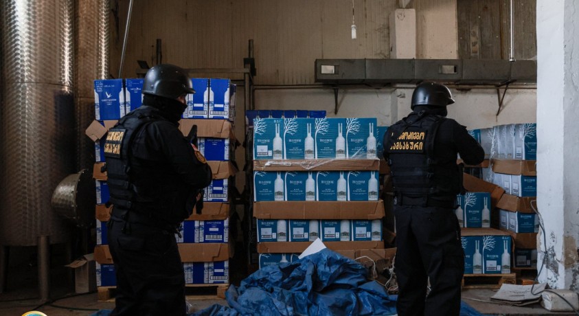 7 პირი ალკოჰოლური სასმელების გაყალბების ფაქტზე დააკავეს, მათ შორის ყოფილი მოკრივე, ბიზნესმენი გიორგი კანდელაკი